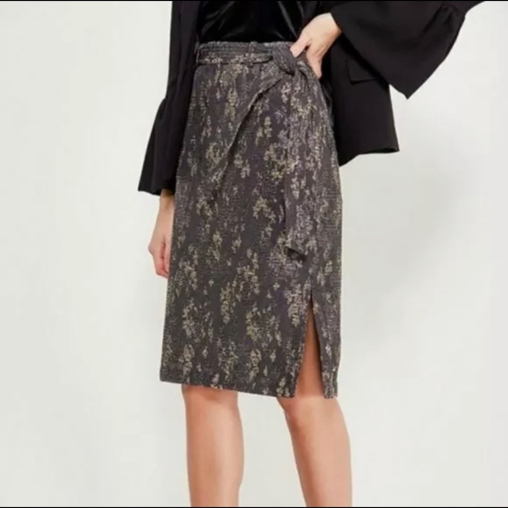 Banana Republic Jacquard 
Gorgeous BR metallic skirt in dark taupe/grey